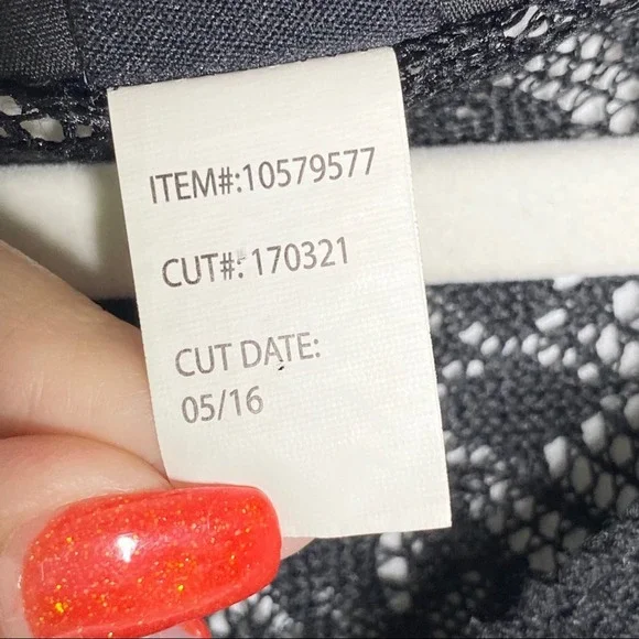 Torrid Black Floral Print Chiffon Crochet V-Neck Shirt Size Large - Picture 5 of 8